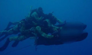 Đặc nhiệm Nga dùng tàu lặn của Đức sản xuất để đổ bộ vào bờ biển Syria