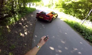 Ferrari 812 Superfast chạm mốc hơn 300 km/h trên đường Autobahn