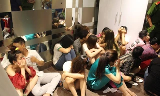 Nữ sinh viên 'phê' thuốc lắc bị bắt trong khách sạn