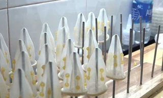 Phát hiện xưởng sản xuất bao cao su giả