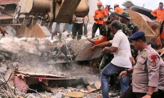 14 người chết, 1.000 nhà bị hư hại bởi động đất Indonesia