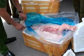 Kinh hãi nhìn hơn 10 tấn nầm lợn bẩn mới bị thu giữ