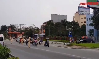 Thót tim những pha CSGT lao ra giữa cao tốc chặn xe vi phạm