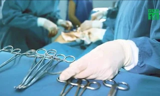 Làm việc quá tải, bác sỹ mổ não nhầm bệnh nhân