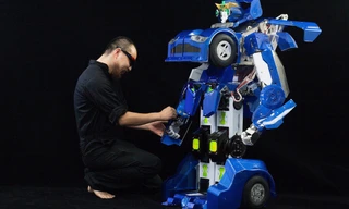 Robot biến hình thành ô tô như trong phim