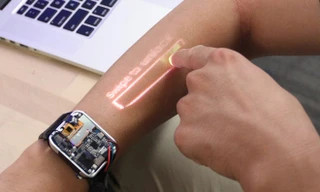 Đồng hồ biến tay người thành màn hình cảm ứng