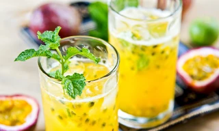 Tự chế Mojito chanh leo cho ngày hè mát lạnh