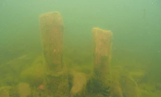 Dấu tích đền cổ bí ẩn dưới lòng hồ lớn nhất Nhật Bản