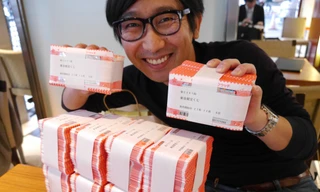 Chàng trai Nhật chi cả triệu Yên mua… 5.000 tấm vé số 