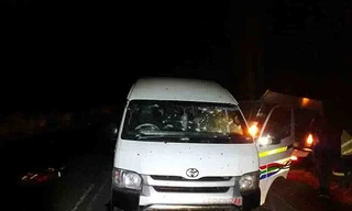 Chiếc xe chở các tài xế thủng lỗ chỗ do trúng đạn. Ảnh: Daily Mail