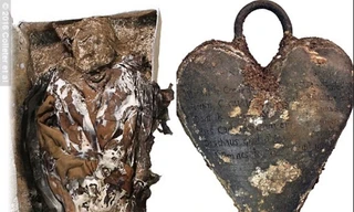 Hài cốt bà Louise và chiếc hộp chứa trái tim của người chồng.