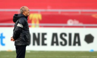 T.Ư Đoàn trao tặng Kỷ niệm chương cho HLV Park Hang-seo 