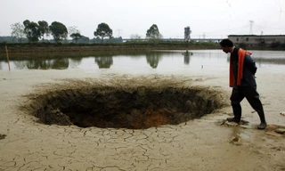 Sự việc bí ẩn này xảy ra tại hồ cá của một nông dân tên Yang ở thành phố Quế Bình (thuộc khu tự trị Choang, Quảng Tây, Trung Quốc). 