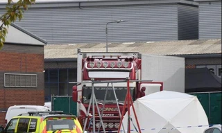 Chiếc xe container chứa thi thể 39 người nhập cư. Ảnh: PA