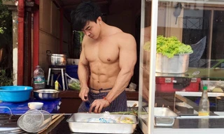 Hội trai đẹp bán... mì gây 'sốt' ở Thái Lan