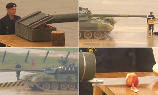 Lính Nga chém hoa quả, vẽ tranh bằng nòng pháo xe tăng T-80 