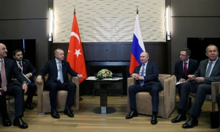 Tổng thống Nga Putin và Tổng thống Thổ Nhĩ Kỳ Erdogan (giữa). Ảnh: Reuters