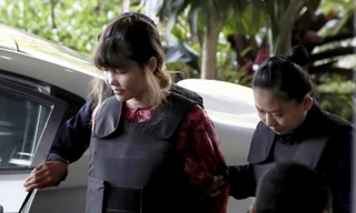 Đoàn Thị Hương xuất hiện tại tòa hôm nay, 5/10. Ảnh: AP