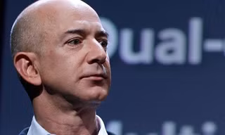 CEO Amazon - Jeff Bezos hiện là người giàu nhất hành tinh. Ảnh: Reuters
