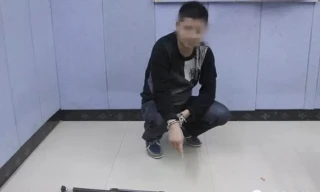 Anh Mo và hung khí của mình.