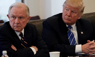Tổng thống Mỹ Donald Trump và Tổng chưởng lý Jeff Sessions. Ảnh: Reuters