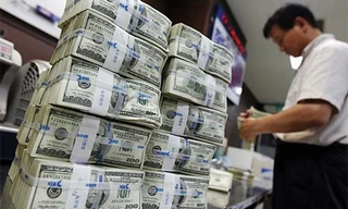 Ngân hàng Nhà nước bất ngờ nâng giá bán USD