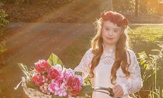 Cô gái trẻ mắc chứng Down ôm giấc mơ trở thành người mẫu