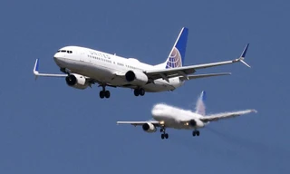 Hai chiếc máy bay của hãng United Airlines tại sân bay San Francisco (Mỹ). Ảnh: Reuters