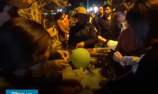 Lạ kỳ phiên chợ chỉ họp rạng sáng mùng 3 Tết