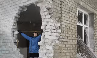 Miền đông Ukraine tê liệt vì xung đột vũ trang