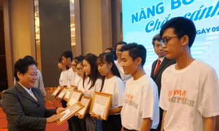 Bà Đoàn Thị Tại, GĐ Văn phòng đại lý Prudential