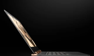 HP vừa trình làng máy tính xách tay Spectre. Sản phẩm này có độ dày 10,4mm, mỏng hơn nhiều so với chiếc MacBook 12-inch – sản phẩm mỏng nhất của Apple có độ dày 13mm