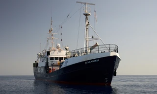 Tàu cứu hộ Libya. Ảnh: Reuters