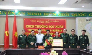 Ông Hồ Kỳ Minh, Phó Chủ tịch UBND TP Đà Nẵng thưởng nóng 30 triệu cho BĐBP Đà Nẵng vì phá được chuyên án ma túy