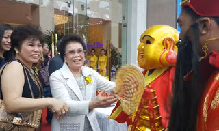 Nữ đại gia Tư Hường trong một lần tham gia sự kiện tại Nha Trang