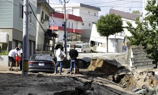Nhật Bản rung chuyển vì động đất, 32 người mất tích