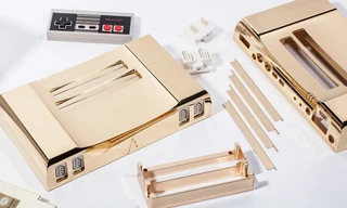 Lóa mắt với bộ trò chơi điện tử bốn nút phủ vàng