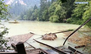 Khu du lịch Cửu Trại Câu tan hoang sau động đất