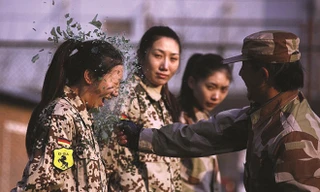 Để trở thành vệ sĩ, các cô gái Trung Quốc phải trải qua những khóa huấn luyện khắc nghiệt.