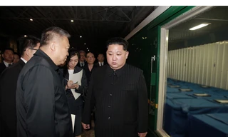 Ông Kim Jong-un tiễn đoàn tàu chở thi thể nạn nhân Trung Quốc về nước