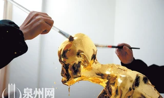 Dát vàng thi hài thiền sư được phong Phật sống