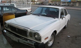 Chiếc xe Toyota Cresta trắng cùng loại với chiếc xe của ba nghi phạm nữ.