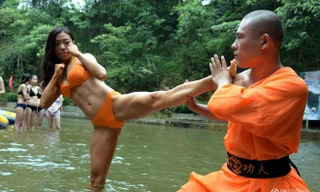 Nhiều nữ học viên tham gia khóa đào tạo là sinh viên các học viện thể dục thể thao nên có cơ thể tương đối săn chắc.