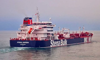 Tehran tố tàu khu trục Anh ngăn cản Iran bắt tàu chở dầu