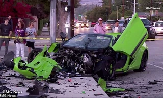 Buốt ruột nhìn siêu xế Spider McLaren nát bét sau tai nạn