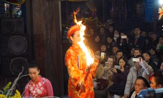 Mãn nhãn nghi lễ hầu đồng ở Phủ Dầy