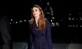 Bà Hope Hicks ra về sau buổi điều trần kín tại Uỷ ban Tình báo Hạ viện. Ảnh: Reuters
