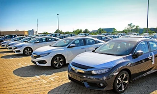 Với những mẫu xe ăn khách, các đại lý sẽ găm hàng, đẩy giá lên.