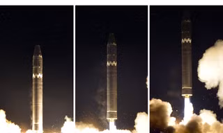 Tận thấy tên lửa Hwasong-15 của Triều Tiên rời bệ phóng