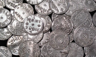 Đam mê trò chơi truy tìm kho báu cùng nỗ lực tìm kiếm của một công nhân ở Đan Mạch cuối cùng đã được đền đáp khi anh tìm ra kho báu của người Viking.